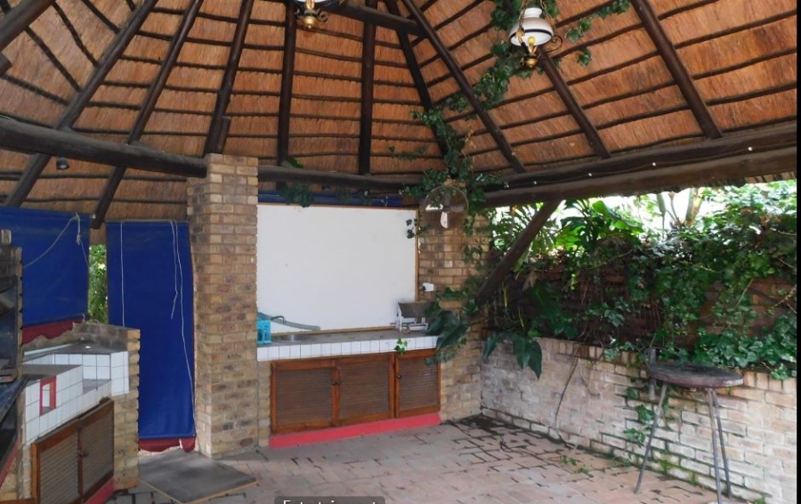 5 Bedroom Property for Sale in Eldoraigne Gauteng