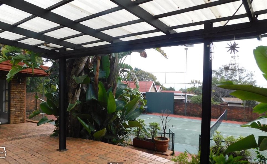 5 Bedroom Property for Sale in Eldoraigne Gauteng