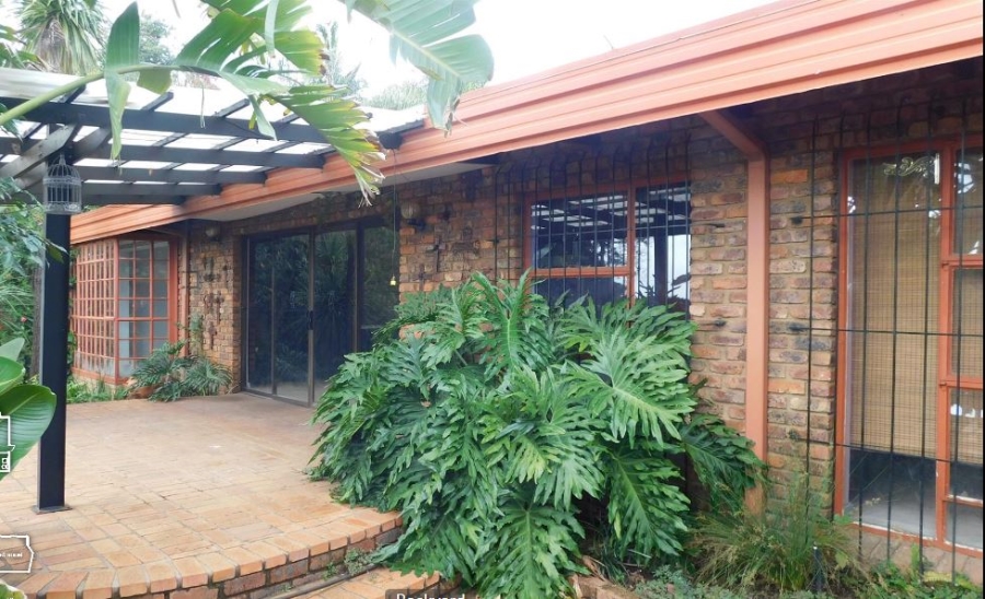 5 Bedroom Property for Sale in Eldoraigne Gauteng