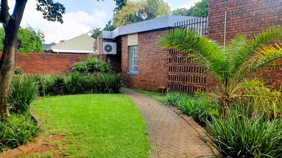 To Let 4 Bedroom Property for Rent in Elardus Park Gauteng