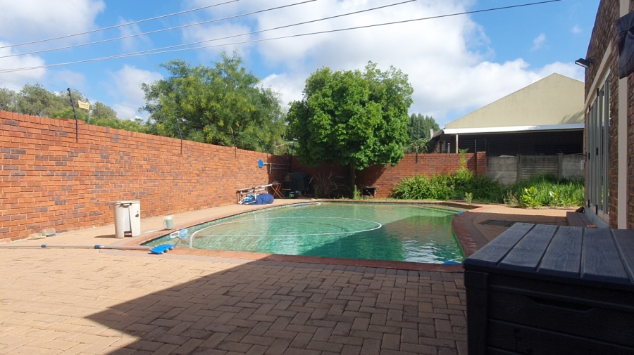 To Let 4 Bedroom Property for Rent in Elardus Park Gauteng