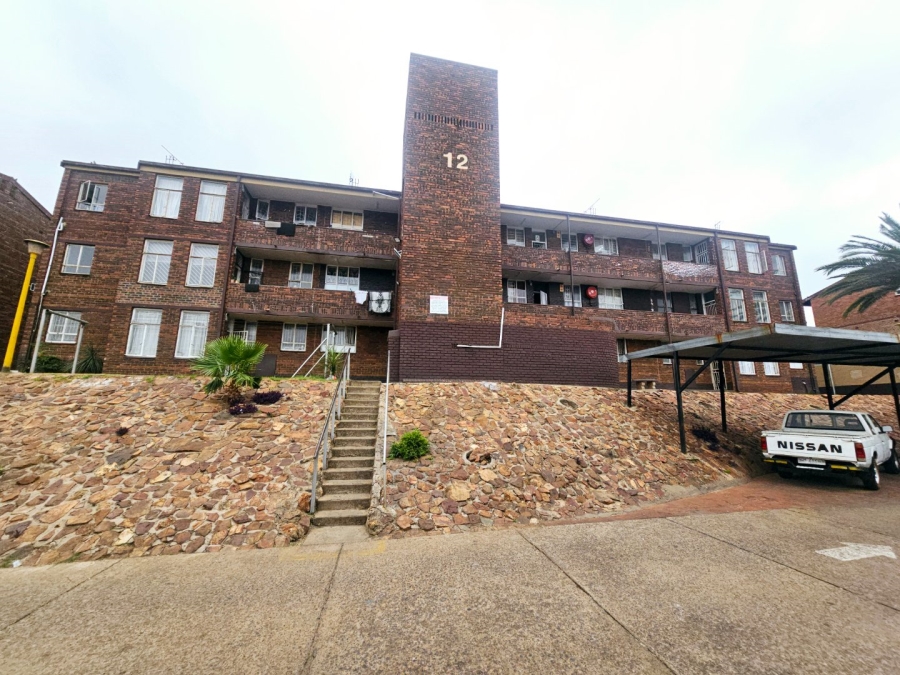 2 Bedroom Property for Sale in Laudium Gauteng