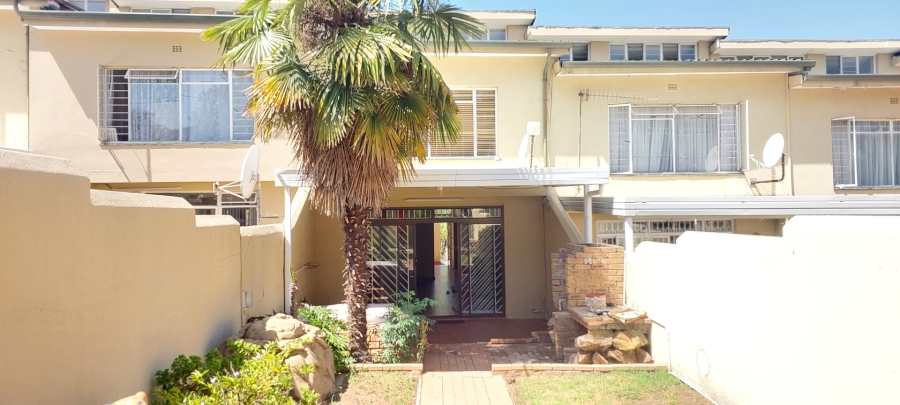 To Let 3 Bedroom Property for Rent in Mondeor Gauteng