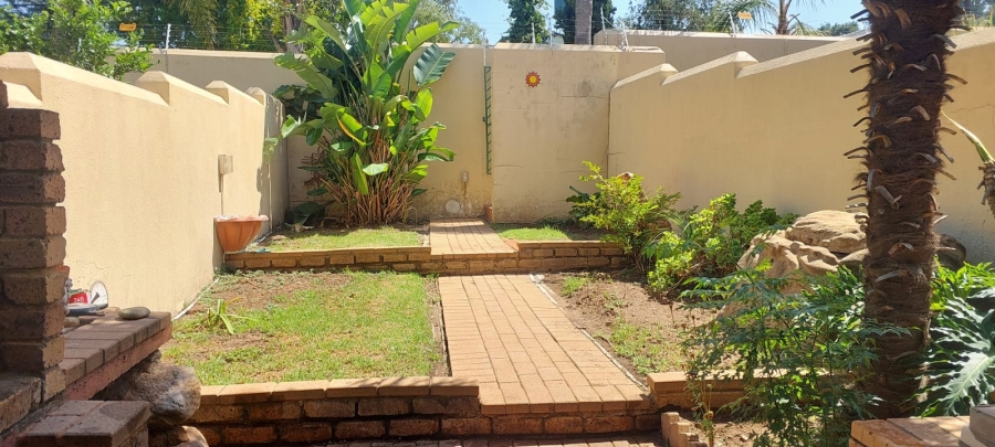 To Let 3 Bedroom Property for Rent in Mondeor Gauteng