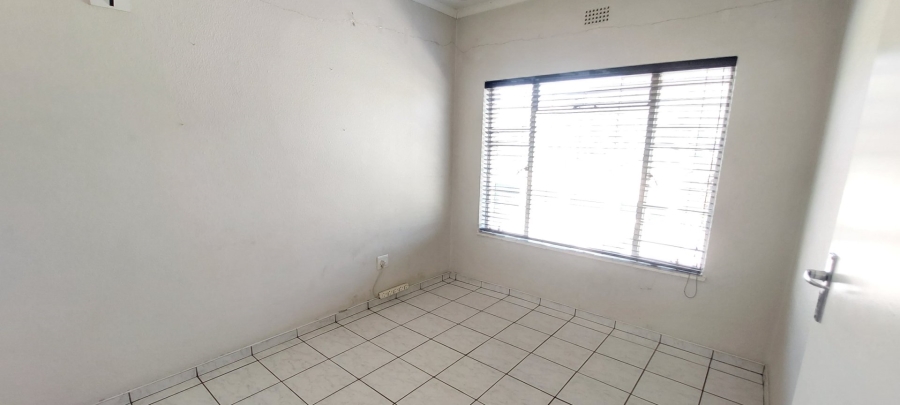 To Let 3 Bedroom Property for Rent in Mondeor Gauteng