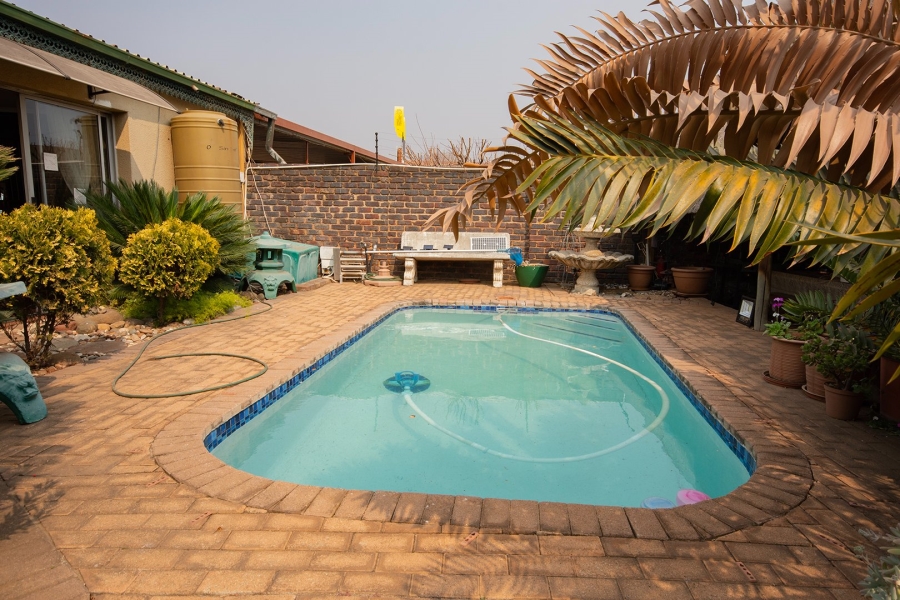  Bedroom Property for Sale in Heidelberg Industrial Gauteng