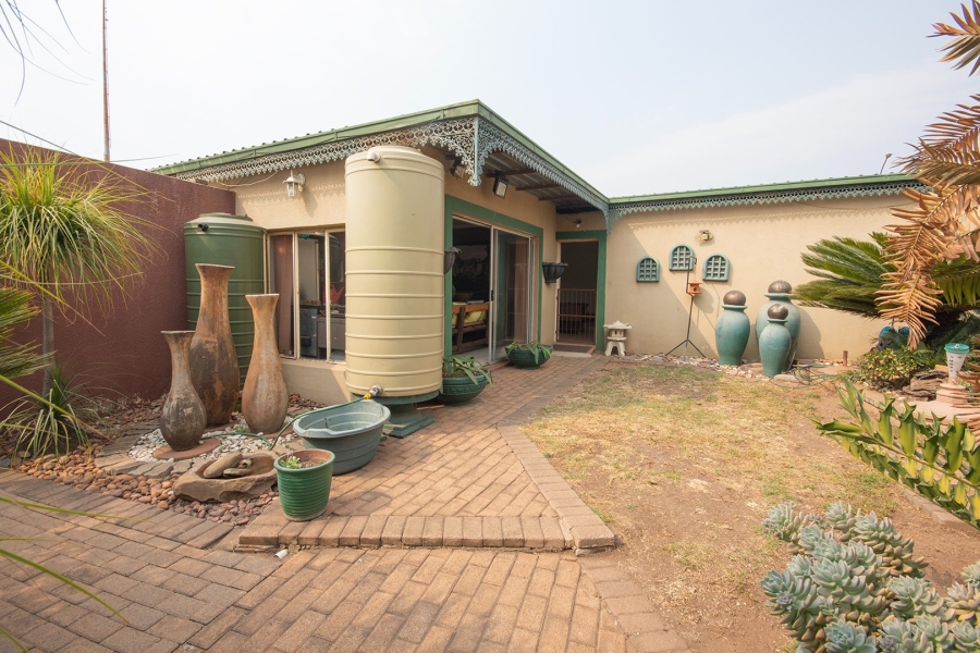  Bedroom Property for Sale in Heidelberg Industrial Gauteng