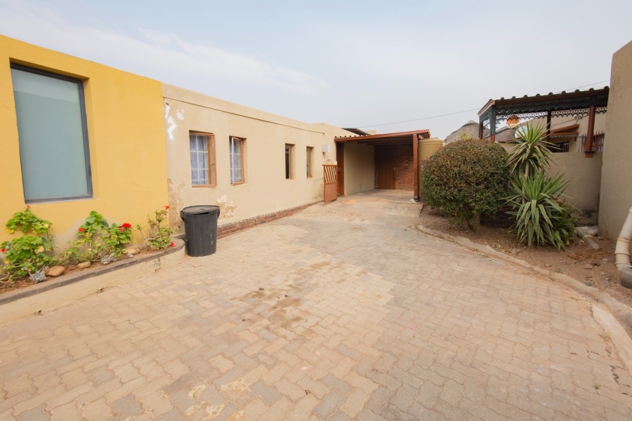  Bedroom Property for Sale in Heidelberg Industrial Gauteng