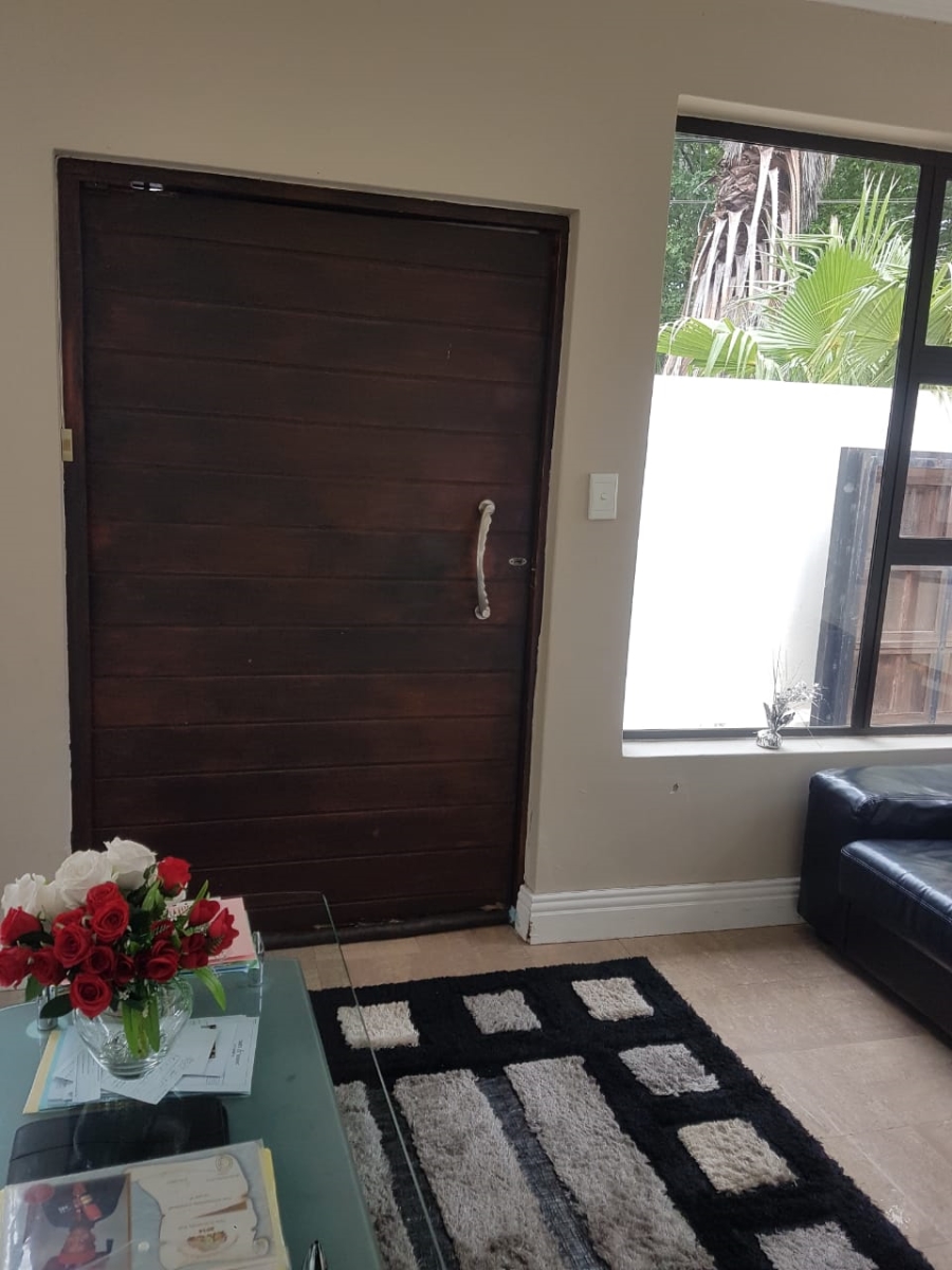 3 Bedroom Property for Sale in Bezuidenhout Valley Gauteng