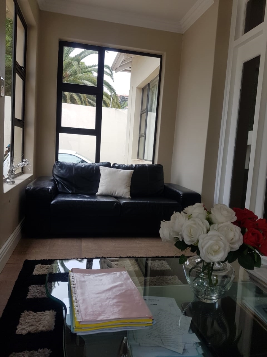 3 Bedroom Property for Sale in Bezuidenhout Valley Gauteng