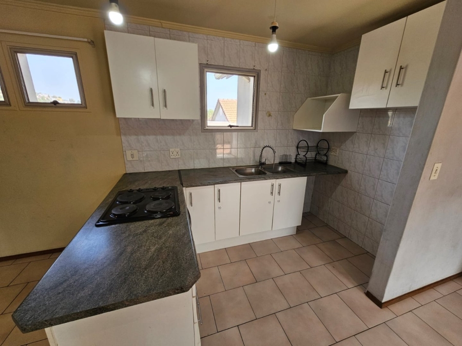 To Let 2 Bedroom Property for Rent in Glenanda Gauteng