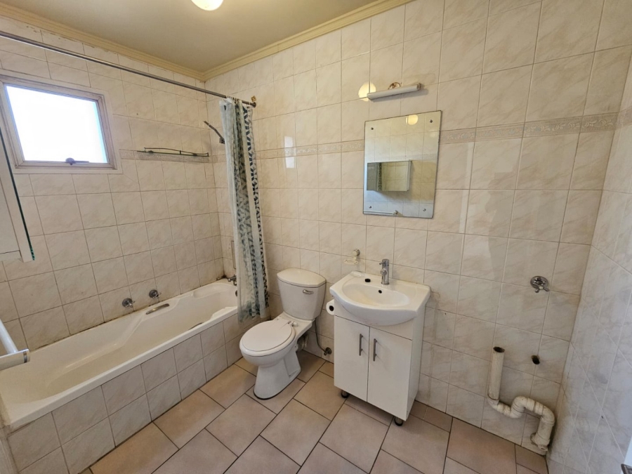 To Let 2 Bedroom Property for Rent in Glenanda Gauteng