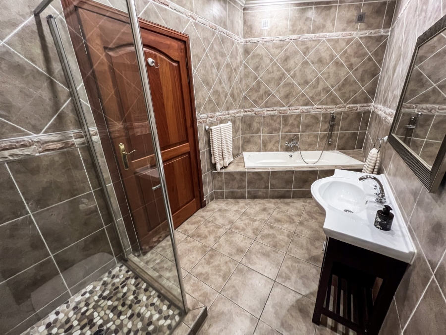 7 Bedroom Property for Sale in Meyersdal Eco Estate Gauteng