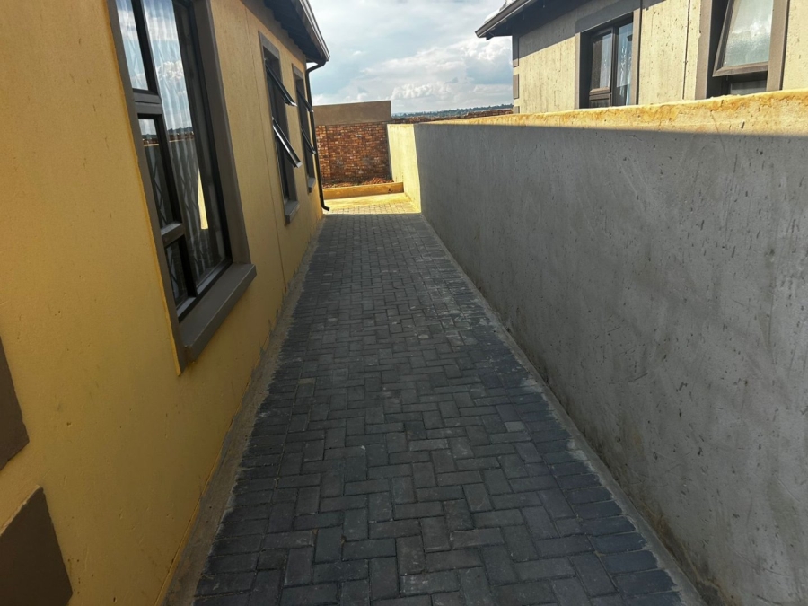 3 Bedroom Property for Sale in Windmill Park Gauteng