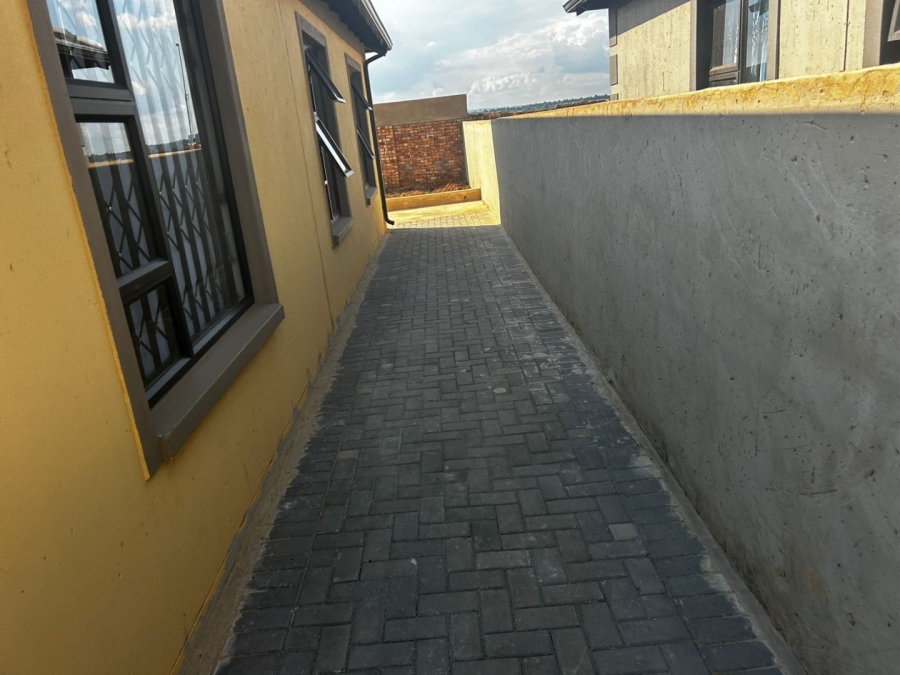 3 Bedroom Property for Sale in Windmill Park Gauteng