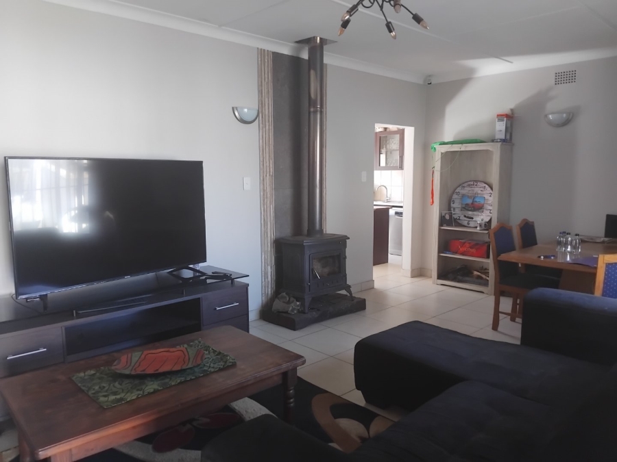 3 Bedroom Property for Sale in Homestead Gauteng
