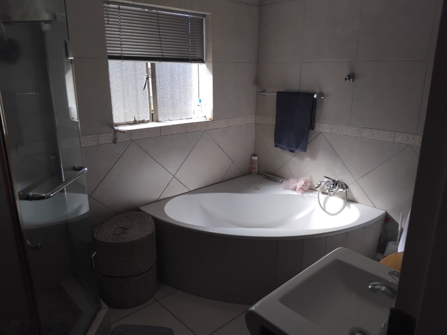 3 Bedroom Property for Sale in Homestead Gauteng