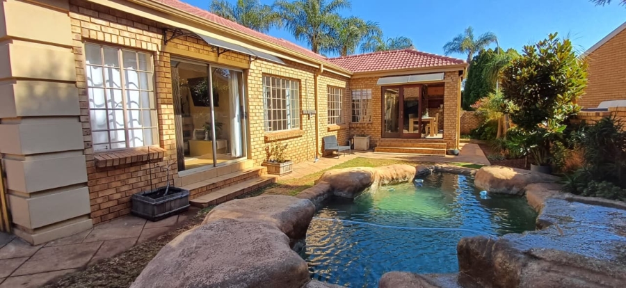 To Let 3 Bedroom Property for Rent in Eldoraigne Gauteng