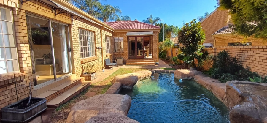 To Let 3 Bedroom Property for Rent in Eldoraigne Gauteng