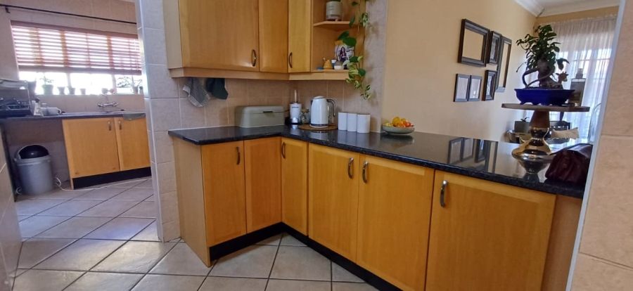 To Let 3 Bedroom Property for Rent in Eldoraigne Gauteng