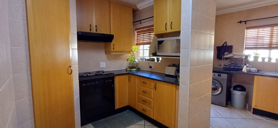 To Let 3 Bedroom Property for Rent in Eldoraigne Gauteng