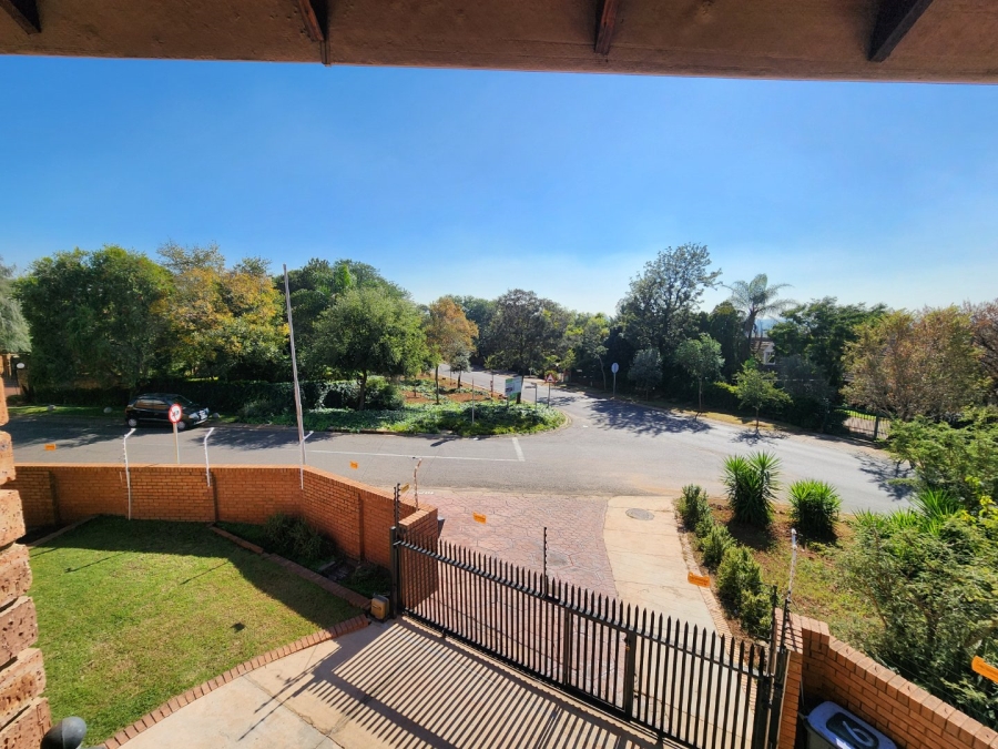 4 Bedroom Property for Sale in Eldoraigne Gauteng