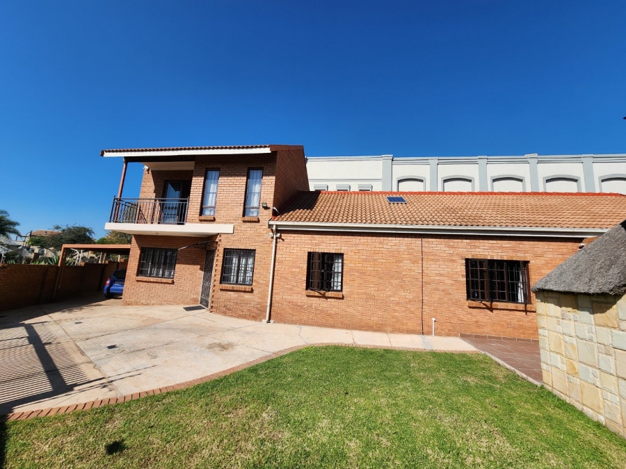4 Bedroom Property for Sale in Eldoraigne Gauteng