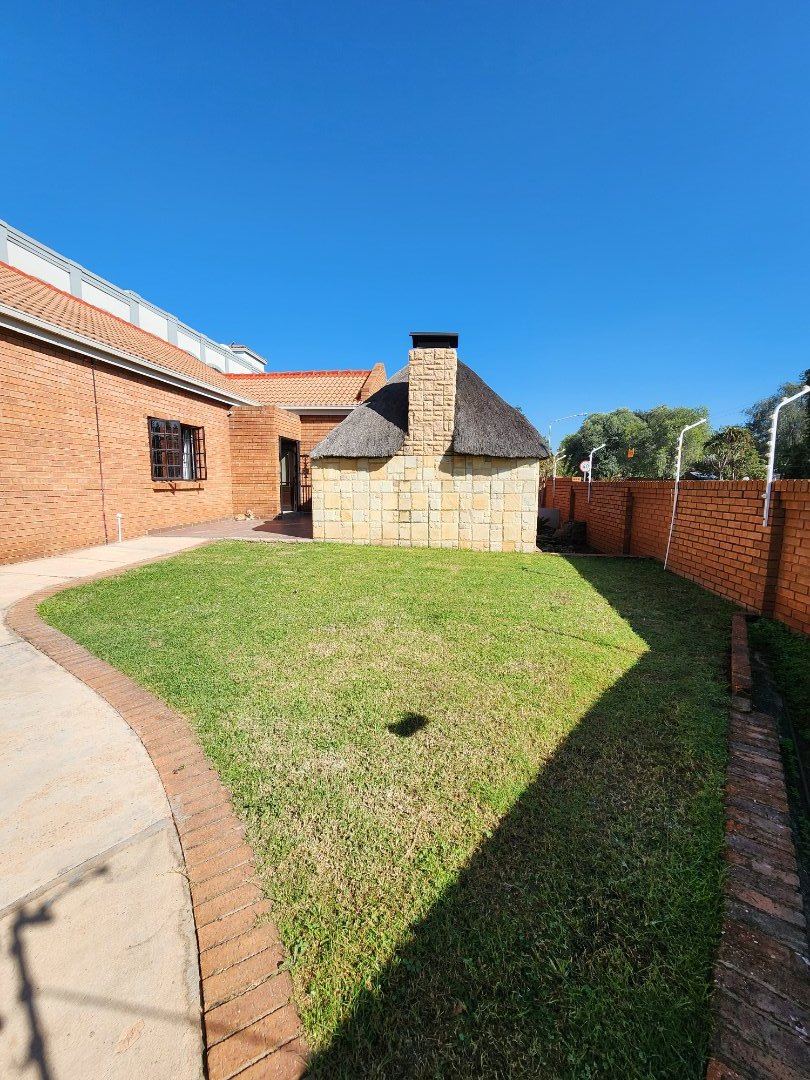 4 Bedroom Property for Sale in Eldoraigne Gauteng