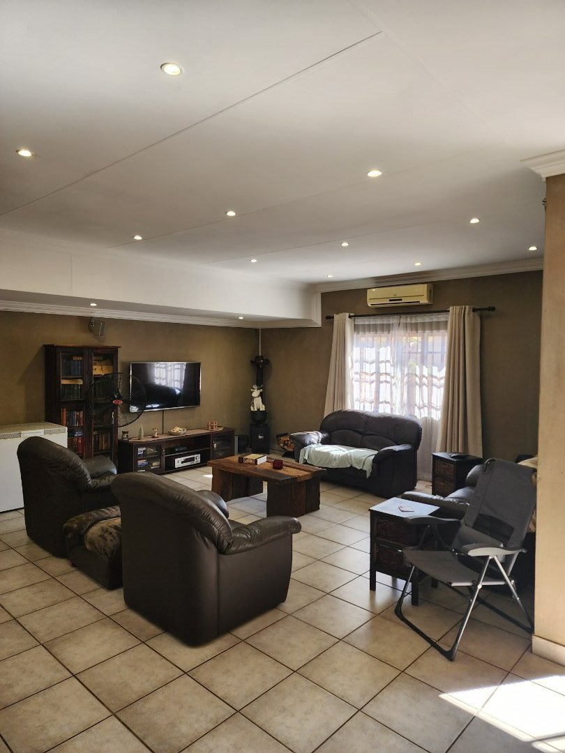 4 Bedroom Property for Sale in Eldoraigne Gauteng