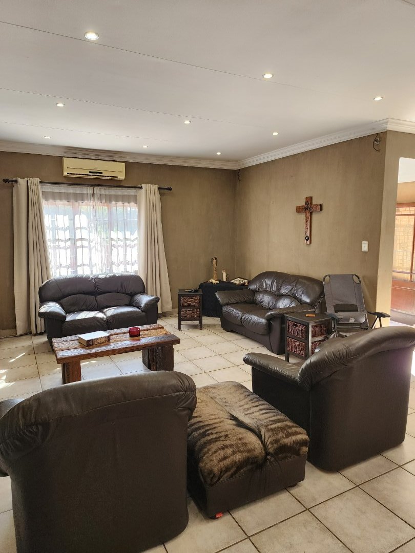 4 Bedroom Property for Sale in Eldoraigne Gauteng