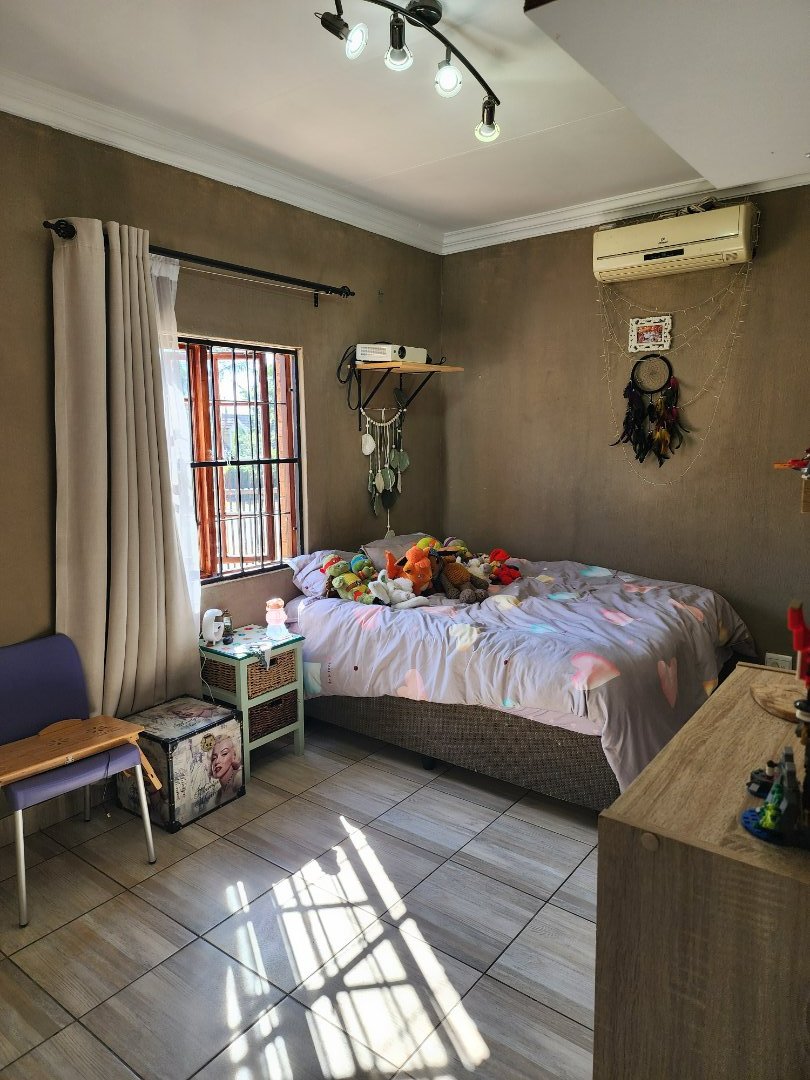4 Bedroom Property for Sale in Eldoraigne Gauteng