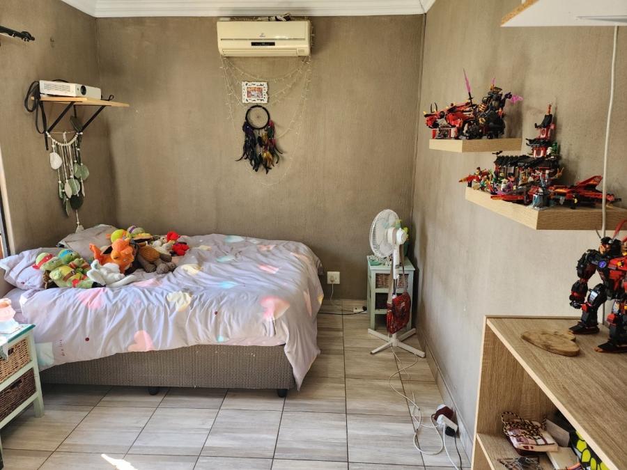 4 Bedroom Property for Sale in Eldoraigne Gauteng