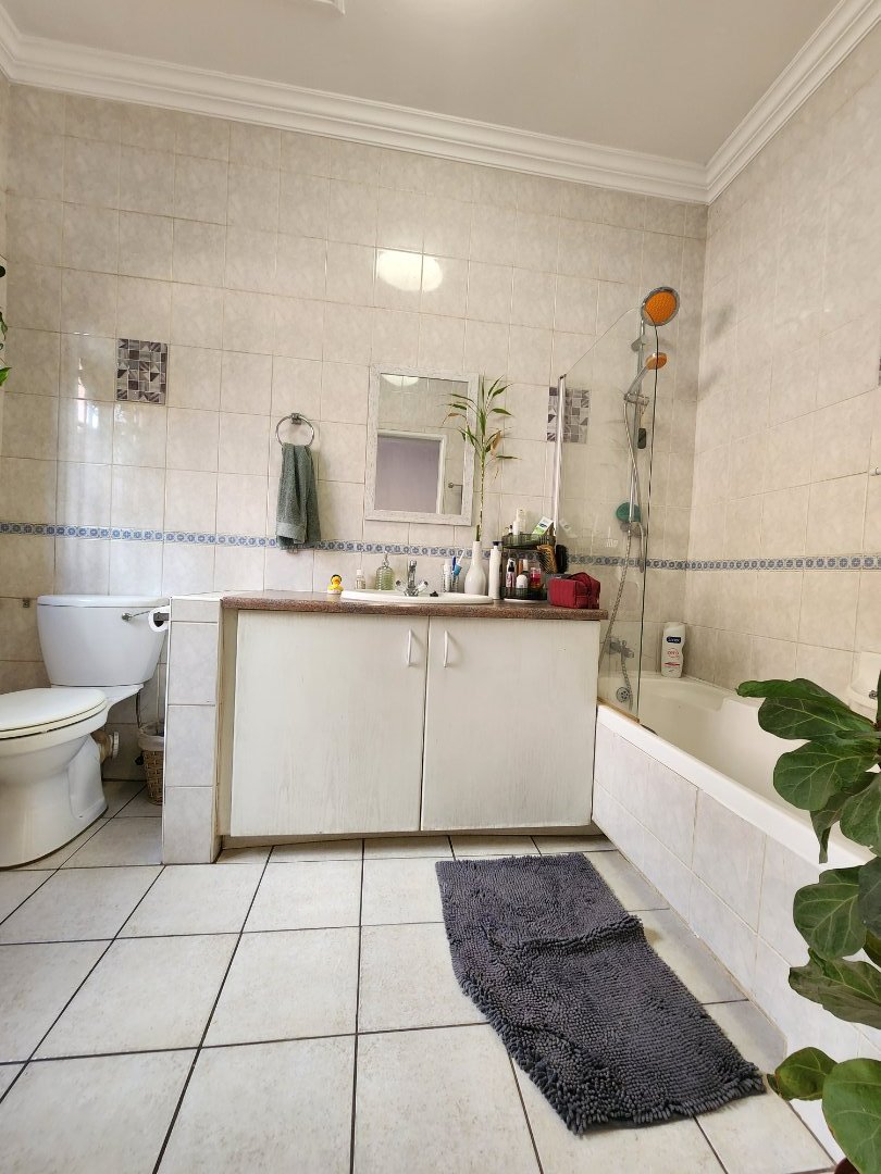 4 Bedroom Property for Sale in Eldoraigne Gauteng