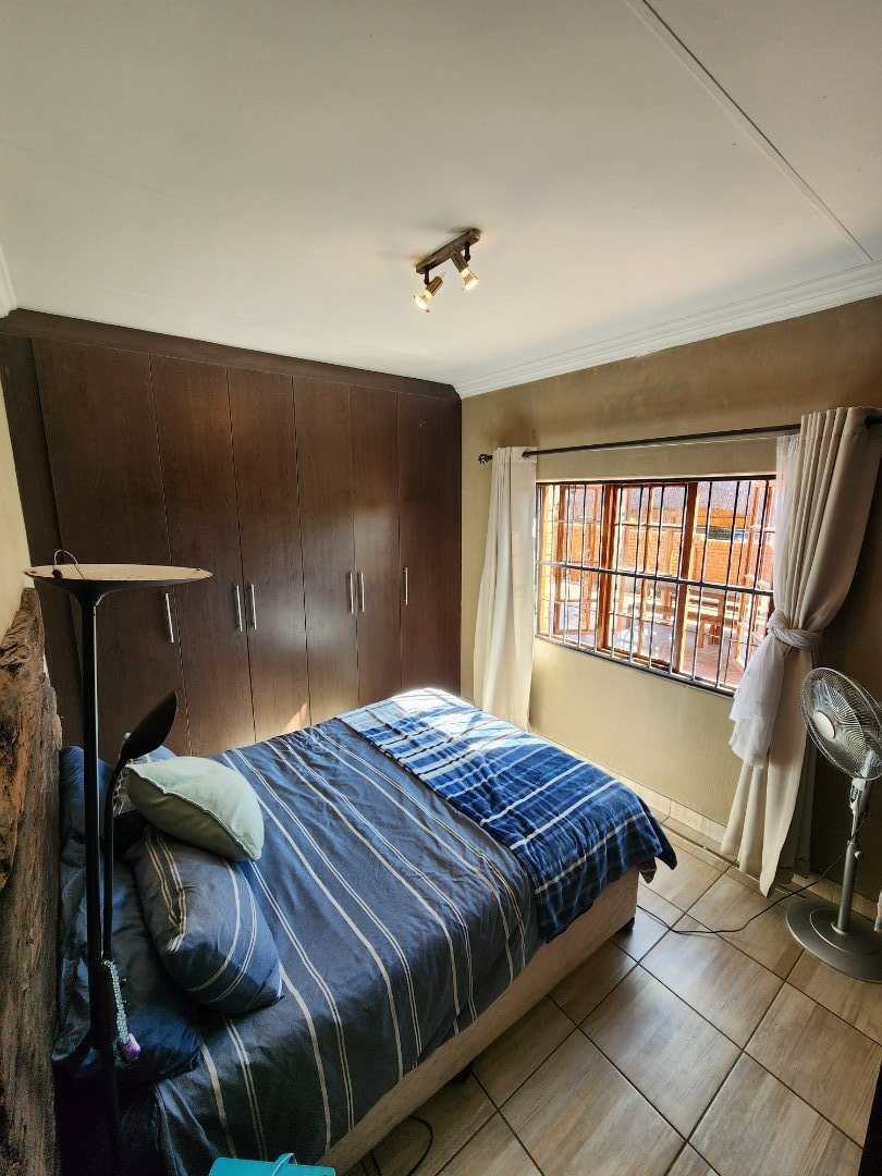 4 Bedroom Property for Sale in Eldoraigne Gauteng