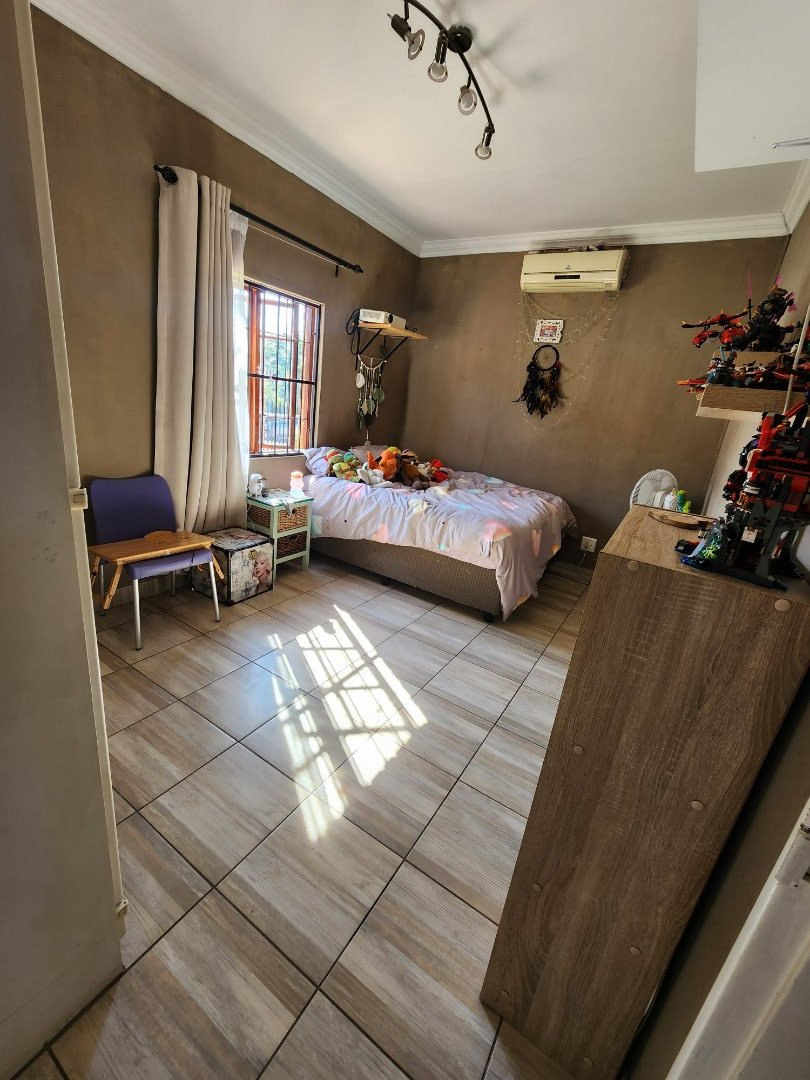 4 Bedroom Property for Sale in Eldoraigne Gauteng