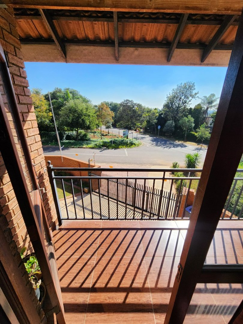 4 Bedroom Property for Sale in Eldoraigne Gauteng