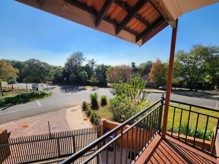 4 Bedroom Property for Sale in Eldoraigne Gauteng