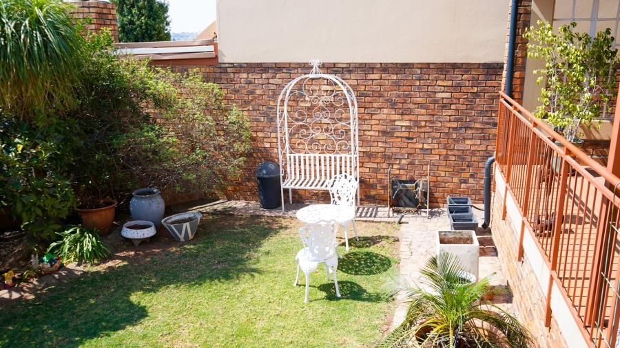 3 Bedroom Property for Sale in Honeydew Grove Gauteng