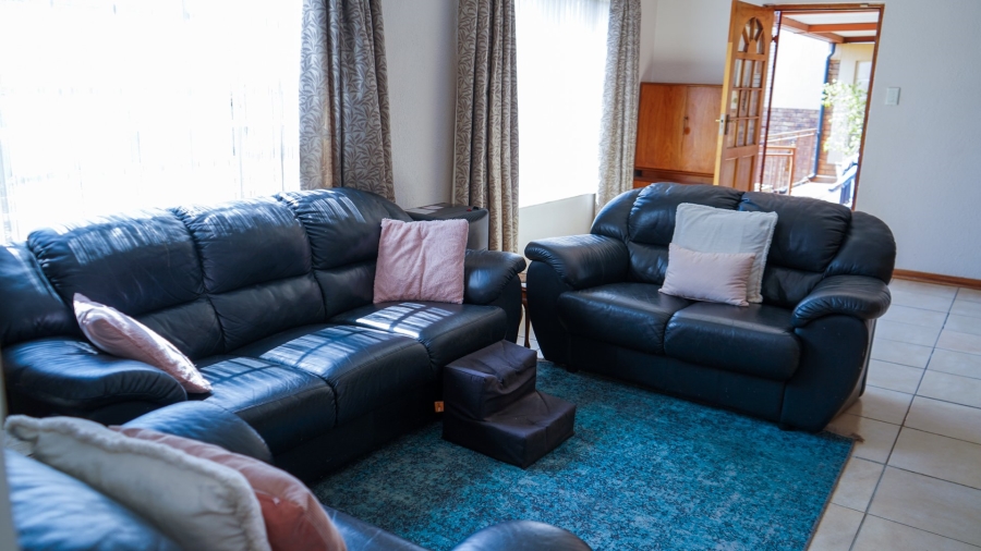 3 Bedroom Property for Sale in Honeydew Grove Gauteng