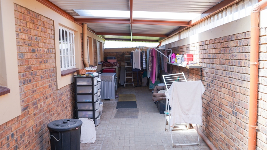 3 Bedroom Property for Sale in Honeydew Grove Gauteng