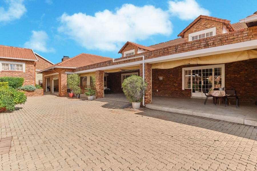 3 Bedroom Property for Sale in Honeydew Gauteng