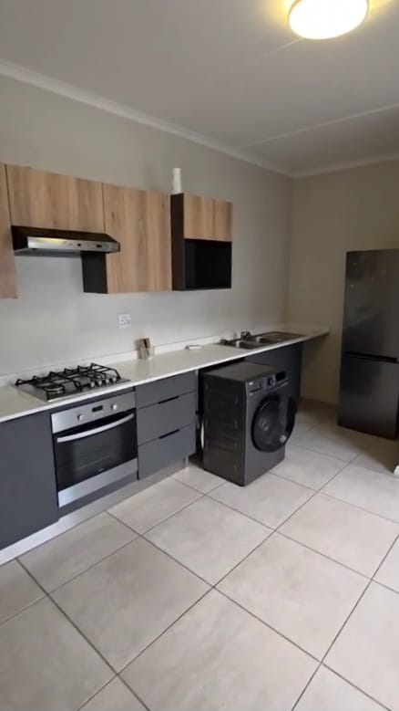 To Let 2 Bedroom Property for Rent in Glen Austin Gauteng