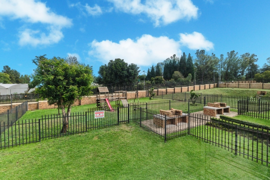 To Let 2 Bedroom Property for Rent in Honeypark Gauteng