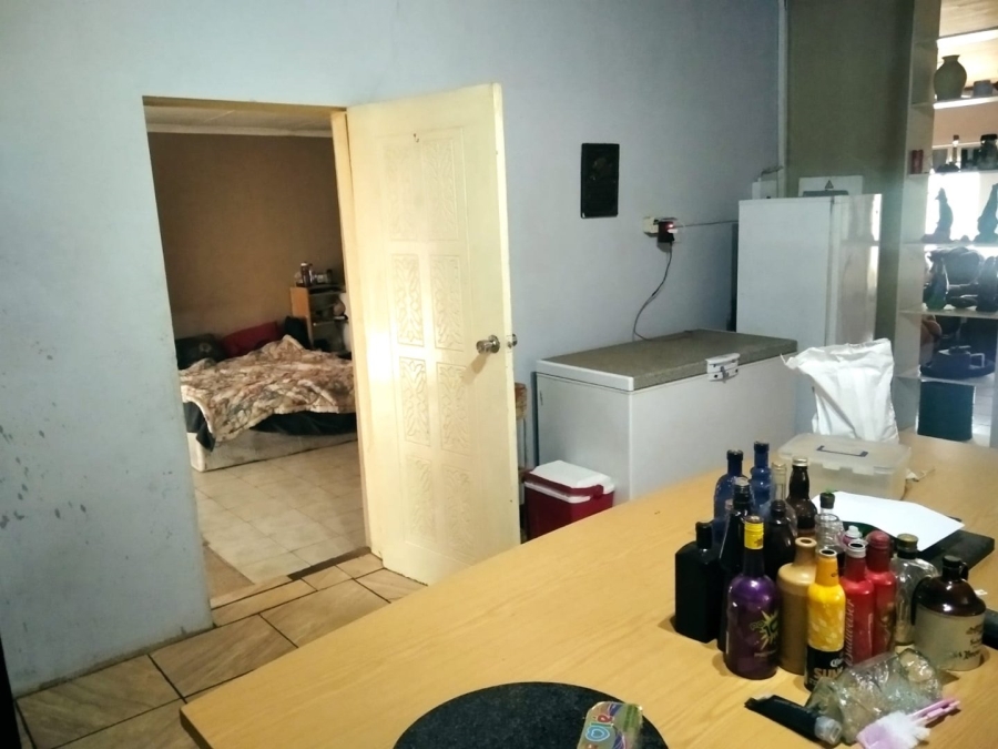 Commercial Property for Sale in Magaliesmoot AH Gauteng