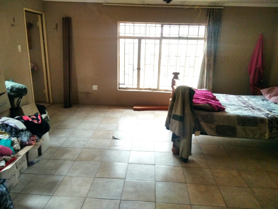 Commercial Property for Sale in Magaliesmoot AH Gauteng