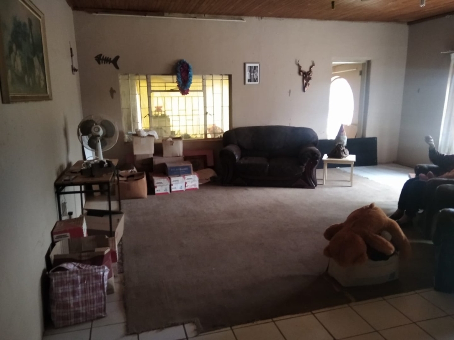 Commercial Property for Sale in Magaliesmoot AH Gauteng