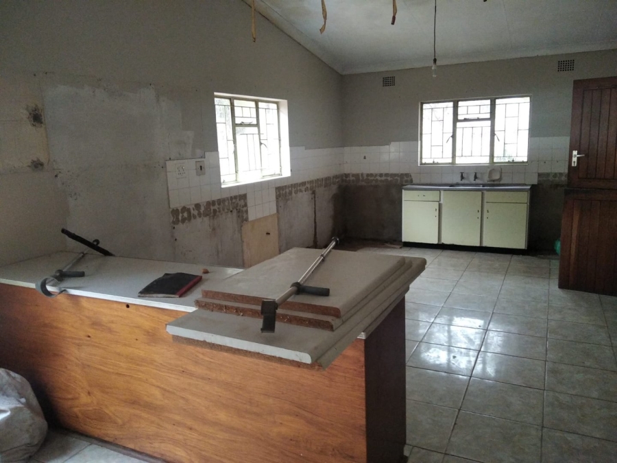 Commercial Property for Sale in Magaliesmoot AH Gauteng