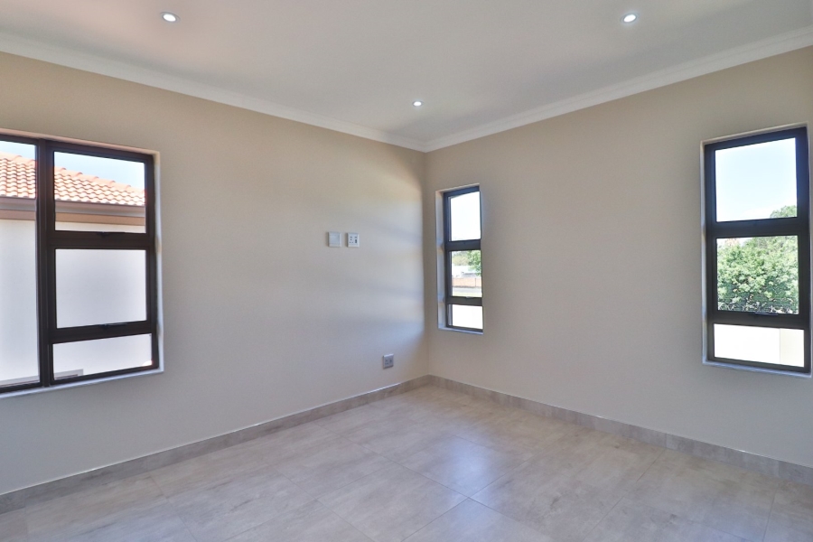 5 Bedroom Property for Sale in Comet Gauteng