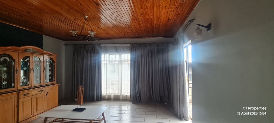 5 Bedroom Property for Sale in Reigerpark Gauteng