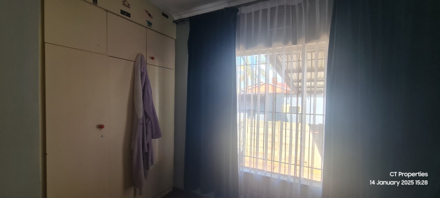 5 Bedroom Property for Sale in Reigerpark Gauteng